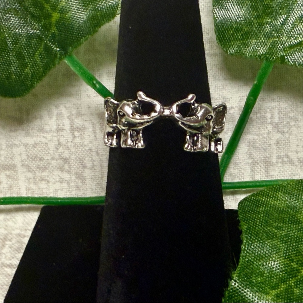 NWT Cute Elephant Couple Ring, “Wild In Love” Design, Size 7